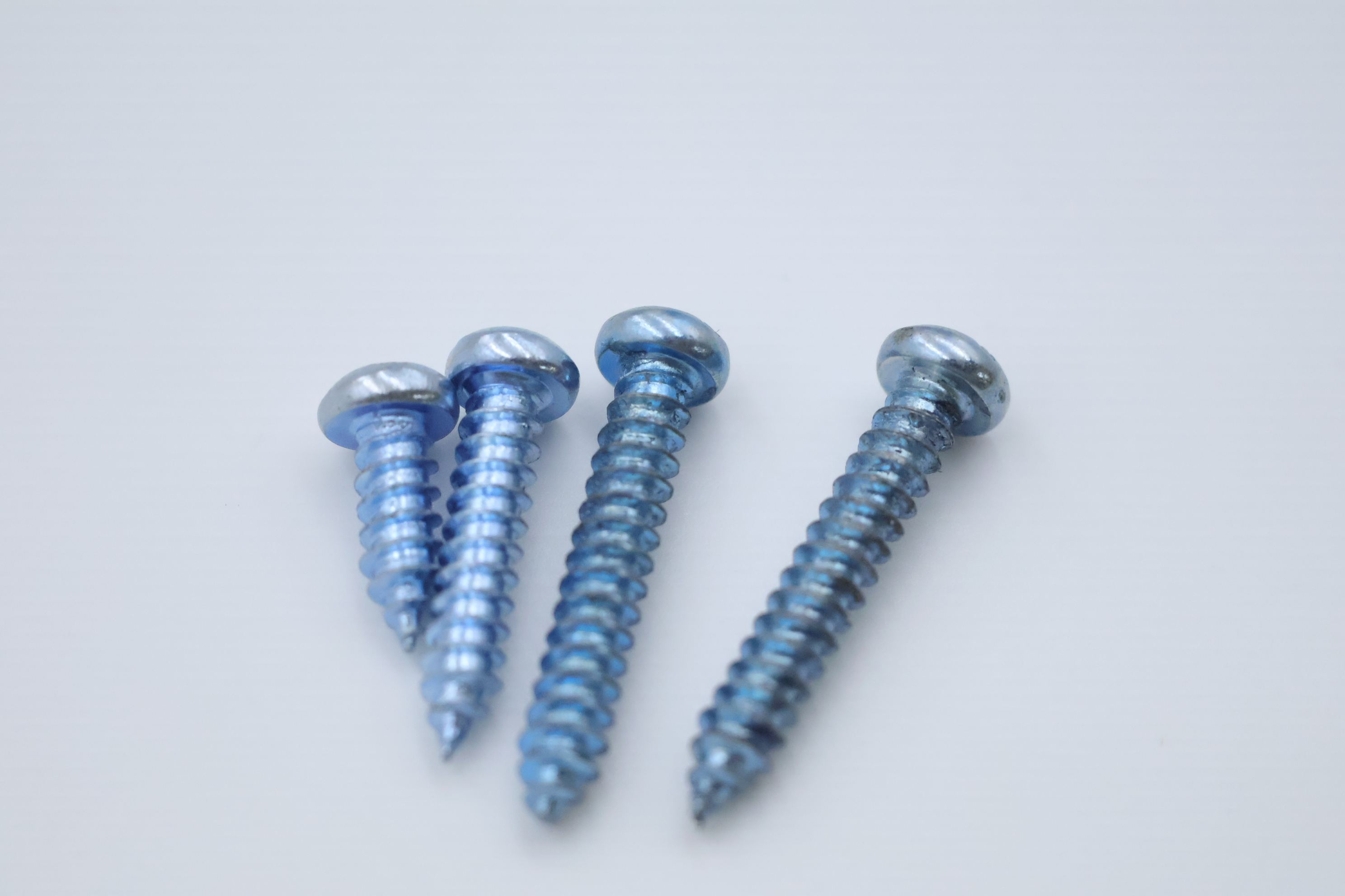 Hardened Blue Zinc-plated Round Head Cross Self-tapping Screw Disc Head High-strength Screws M2.5, M